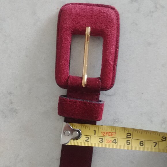 Vintage Country Casuals made in Italy real red suede leather belt gold detail L - Picture 10 of 11